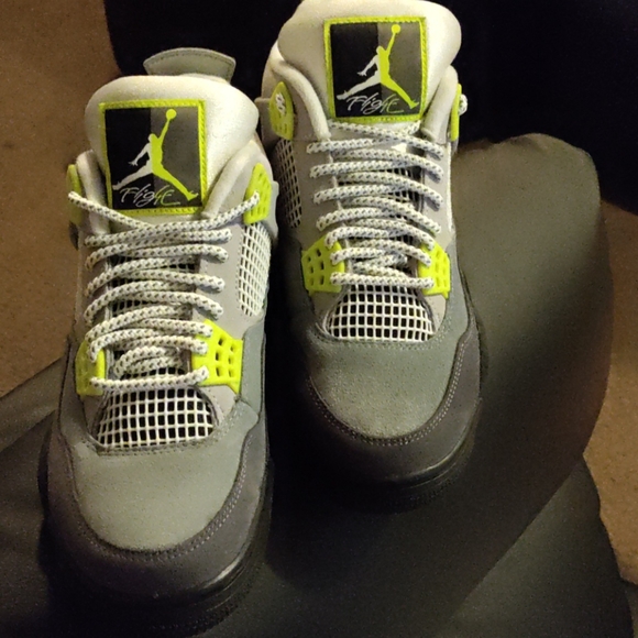 Jordan 4 Retro "Neon 95" SE - Picture 6 of 8